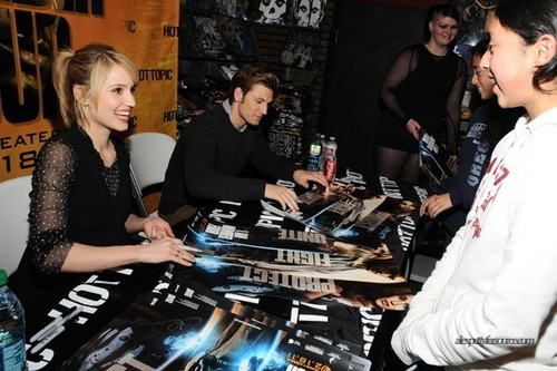  Hot Topic “I Am Number Four” Autograph Signing