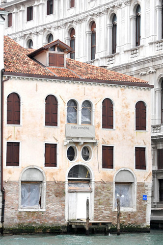 Johnny Depp's New Home in Venice 