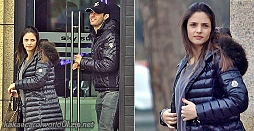  Latest pics:Kaka has lunch with his pregnant wife in a Japanese restaurant in Madrid