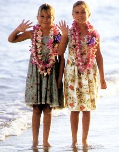  You're Invited To Mary-Kate And Ashley's Hawaiian ساحل سمندر, بیچ Party