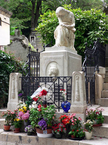  Chopin's grave in Paris