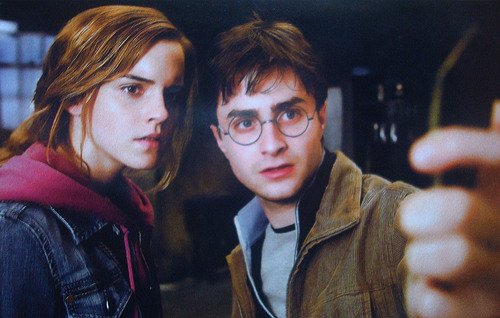 DH Part 2 Movie Stills Recopilation: Harry and Hermione at Hog's Head Pub