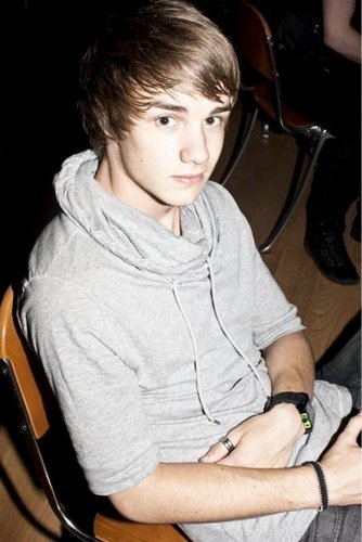  Goregous Liam (I Can't Help Falling In pag-ibig Wiv U) 100% Real :) x