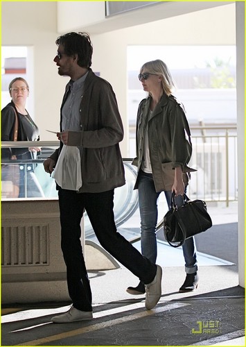  Kirsten Dunst: Grove Shopping with Jason Boesel