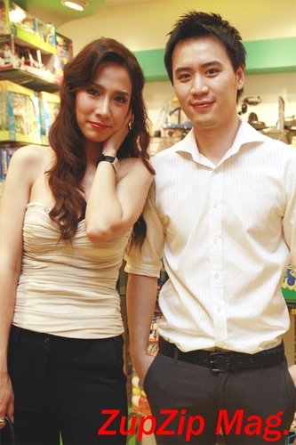 Patcharapa with her boyfriend.
