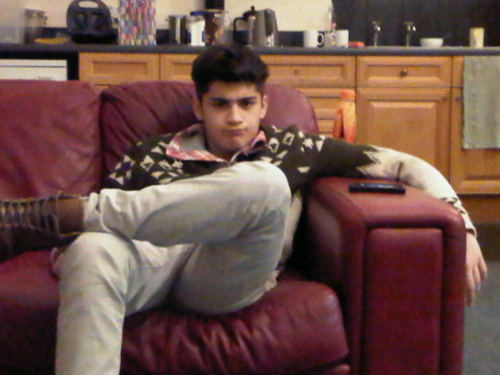  Sizzling Hot Zayn (Chilling Out) Zayn Owns My دل & Always Will 100% Real :) x