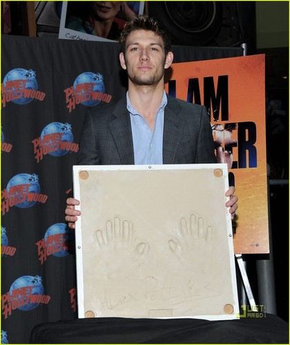 Alex Pettyfer: Planet Hollywood Handprint Ceremony!