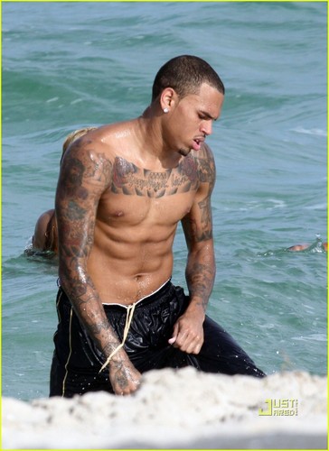  Chris Brown: Shirtless Miami bờ biển, bãi biển Bum
