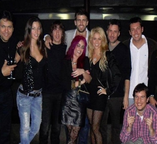 Spanish footballer Gerard Pique confirms relationship with Шакира !!!!