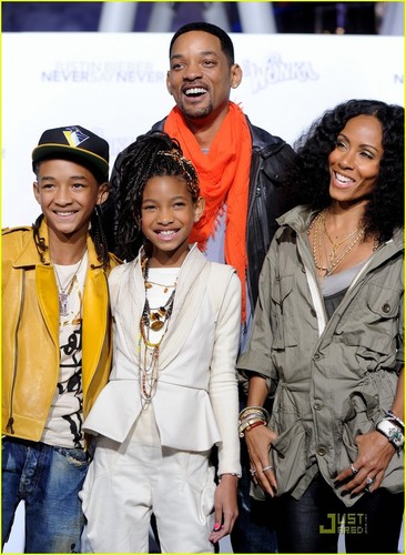  Willow Smith: 'Never Say Never' Premiere with the Family