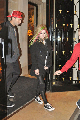  Avril leaving Hotel February 8
