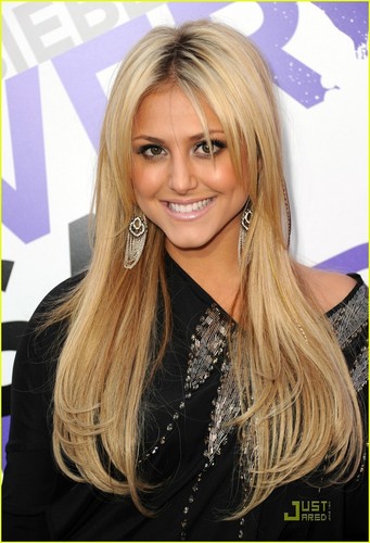 Cassie Scerbo's Bieber Fever on The Rise!