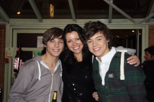  Harry wiv Louis and his muma AWW!!!XX