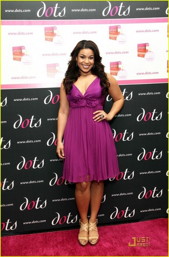  Jordin Sparks Debuts 'Because of You' at DOTS