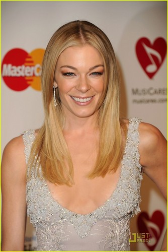  LeAnn Rimes: MusiCares Person of the an Tribute!