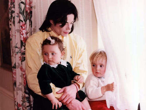  Paris JAckson, with Father and Brother [= <3
