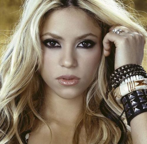  Pique's girlfriend - Shakira