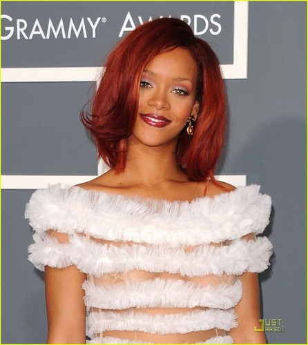  Rihanna @ 2011 GRAMMY Awards