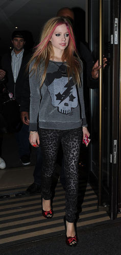 Avril Lavigne Out In London 2.16.2011