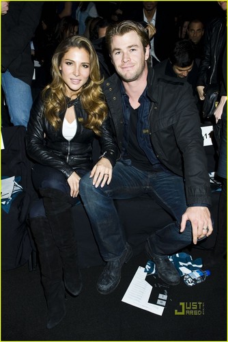  Chris Hemsworth: G-Star tampil with Jared Leto!