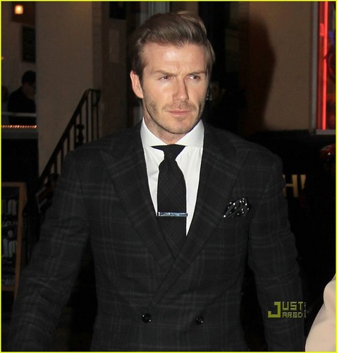  David Beckham & Victoria: Valentine's 日 晚餐 Date!