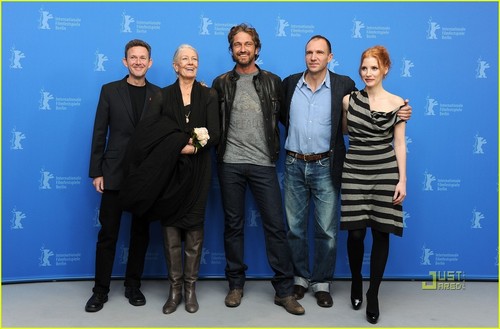 Gerard Butler: 'Coriolanus' Photo Call at Berlin Film Fest!