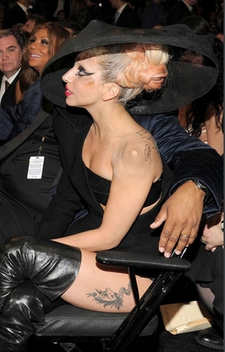 Lady Gaga Grammy 2011