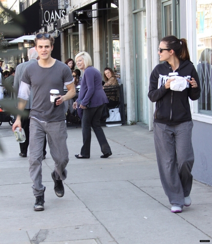  Paul and Torrey spending a casual Valentines dag on 14th,February,2011 in LA