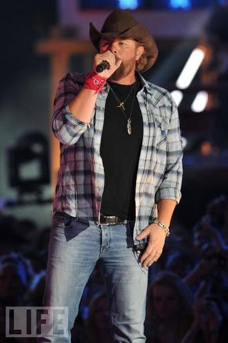  Toby Keith ACM and CMT award peformances pictures