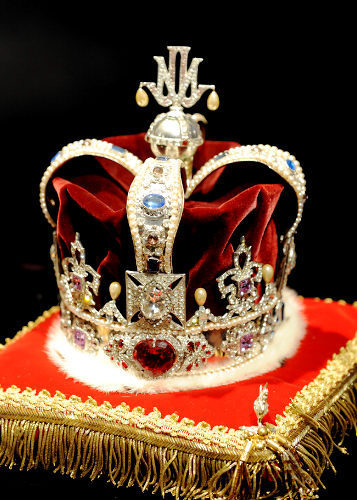  Michael's crown that was in the Neverland house