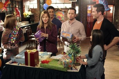  Brothers and Sisters - Episode 5.16 - home pagina Is Where the Fort Is - Promotional foto's