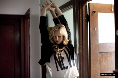  Candice (Caroline) On Nylon 2010 foto shoot
