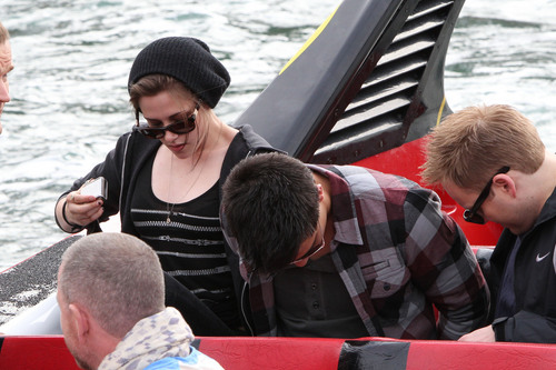  Kristen & Taylor In Sydney