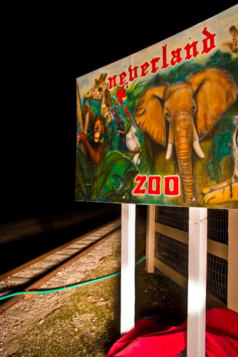  Neverland Zoo Sign
