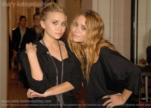 Mary-Kate & Ashley Olsen - Mary-Kate & Ashley Olsen Photo (23440151 ...