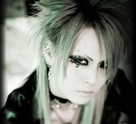 Omi (Exist†Trace)