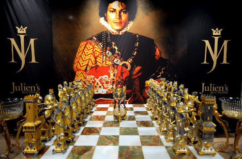  Personalized Chess set in the Neverland house