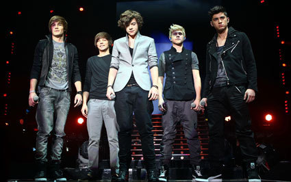 1D = Heartthrobs (Live Tour!!) I Can't Help Falling In Love Wiv 1D 100% Real :) x