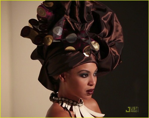  Beyonce: African-Inspired L'Officiel bức ảnh Shoot!