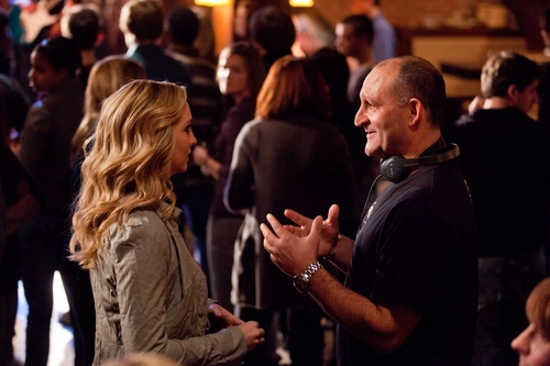 Candice Accola behind the scenes of TVD 2x16: 'The House Guest'.