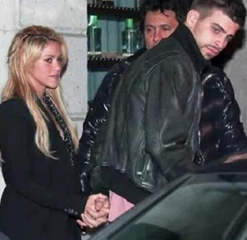  Is Shakira pregnant ? Looks like it!