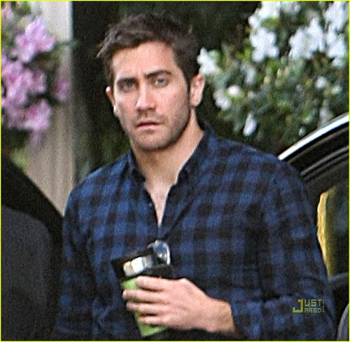  Jake Gyllenhaal is Mad for Plaid