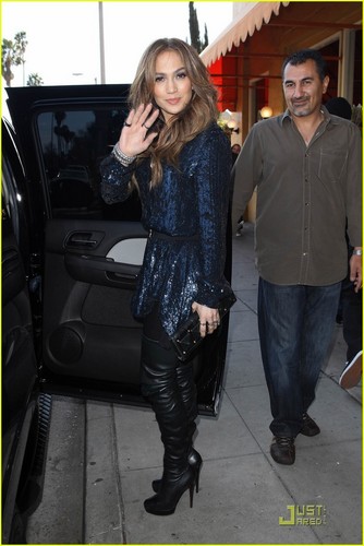 Jennifer Lopez: 'On the Floor' Video Premieres March 3!