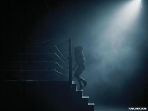  Мадонна "Sticky & Sweet Tour" Photoshoot