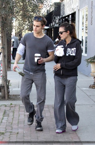  Paul Wesley & Torrey DeVitto - thêm pics from Valentine's ngày