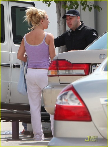  Britney Spears: Back to Work!