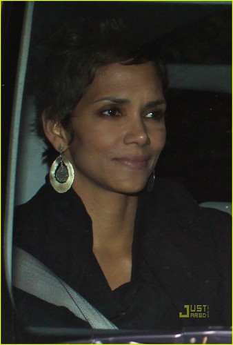  Halle Berry: Dior makan malam with Olivier Martinez