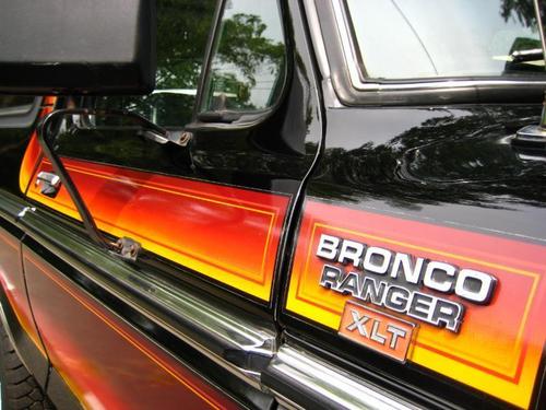  Pics of a really cool 78 free wheelin' Bronco!