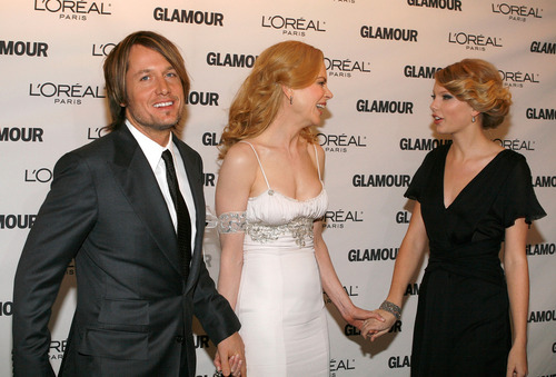  Taylor at the 19th Annual Glamour Women of the год