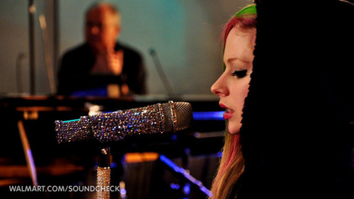  Avril Lavigne on Walmart Soundcheck